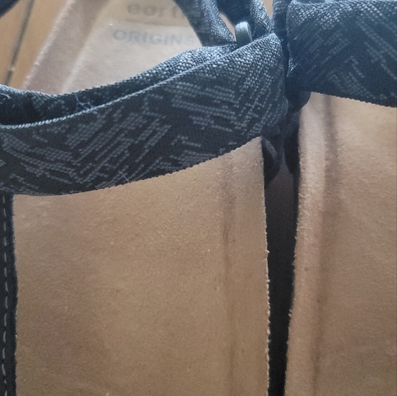 Born Origins Black Sandals - Picture 6 of 8